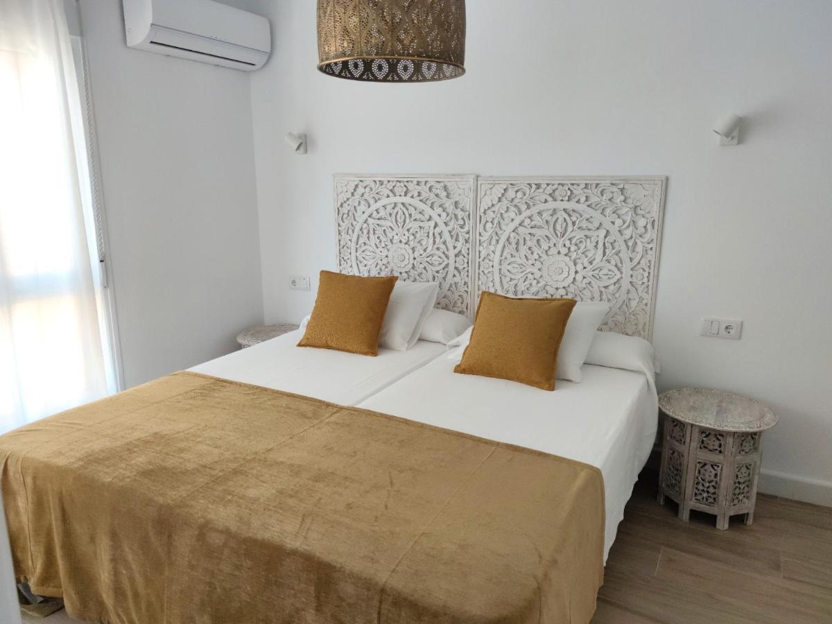 La Posada De Lola - Adults Only Hotel Болоня Екстериор снимка
