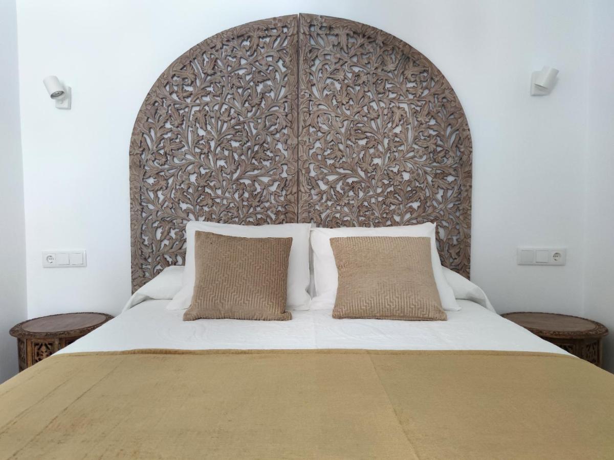 La Posada De Lola - Adults Only Hotel Болоня Екстериор снимка