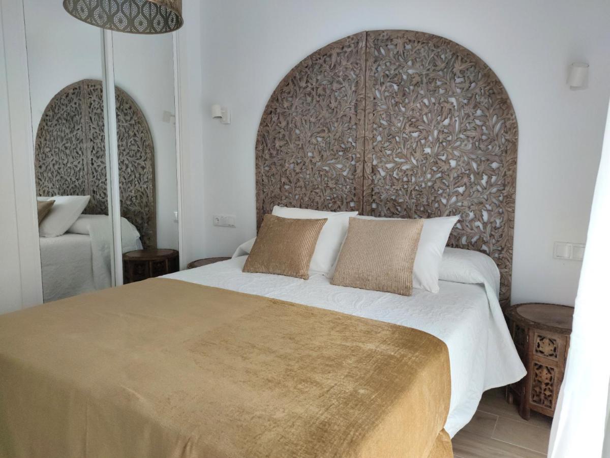 La Posada De Lola - Adults Only Hotel Болоня Екстериор снимка
