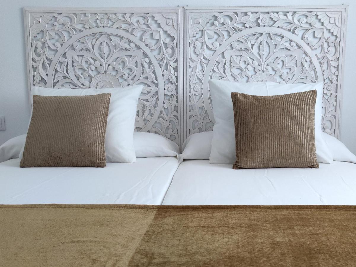 La Posada De Lola - Adults Only Hotel Болоня Екстериор снимка