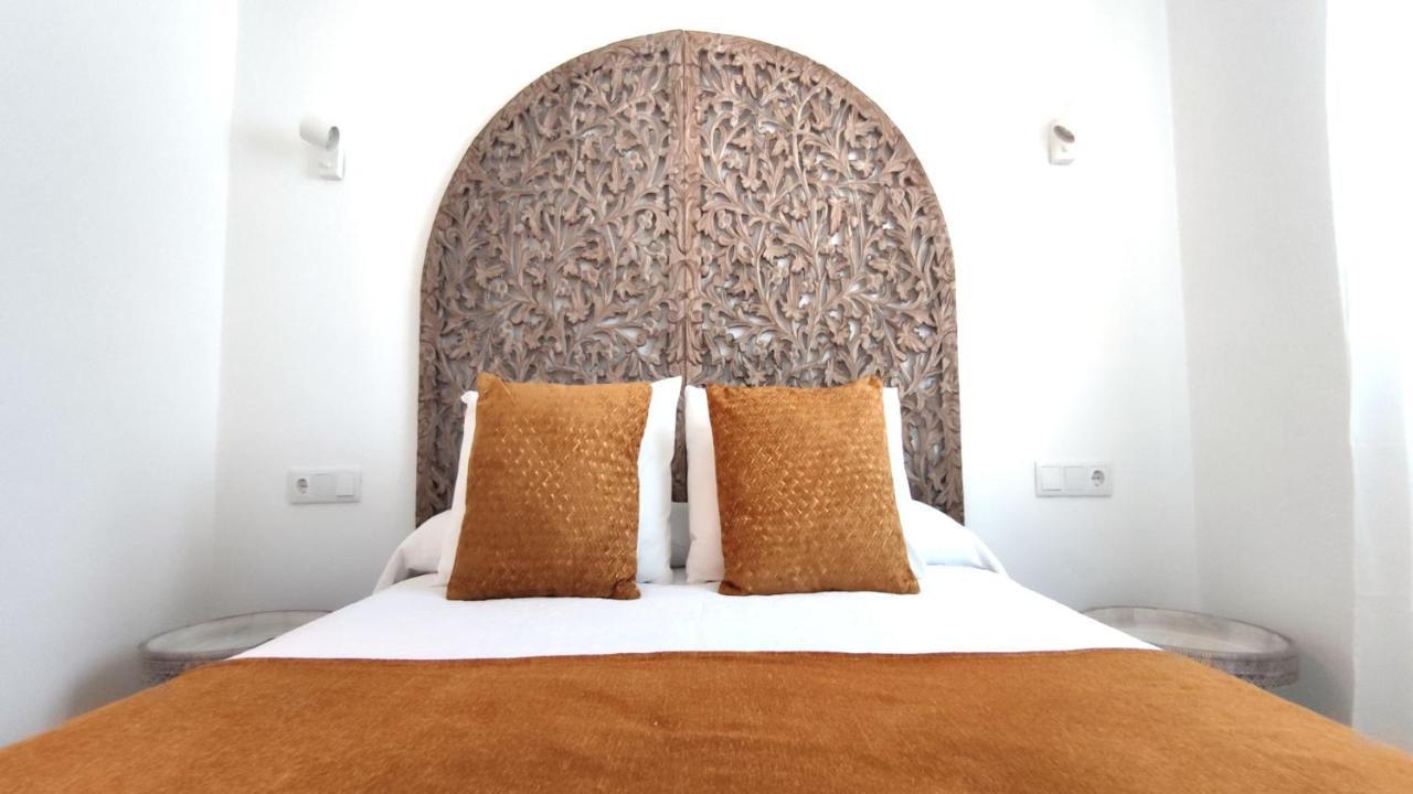 La Posada De Lola - Adults Only Hotel Болоня Екстериор снимка