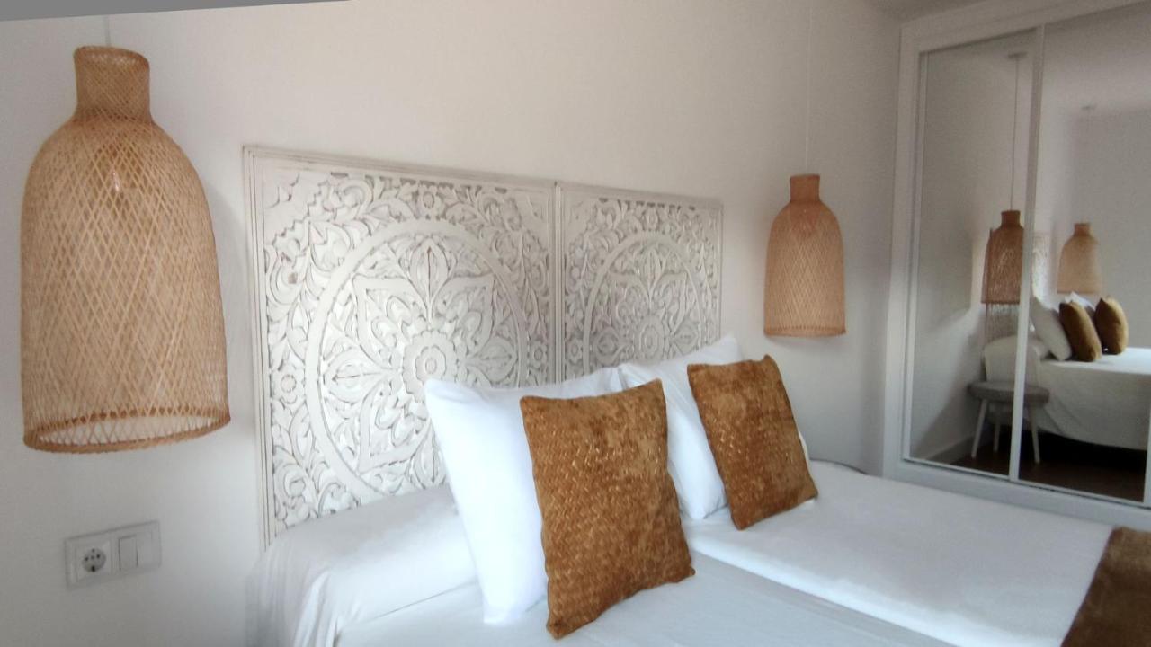La Posada De Lola - Adults Only Hotel Болоня Екстериор снимка