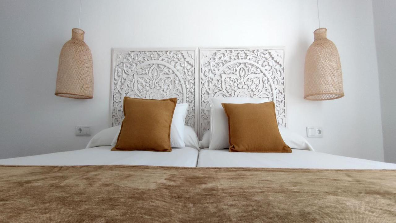 La Posada De Lola - Adults Only Hotel Болоня Екстериор снимка