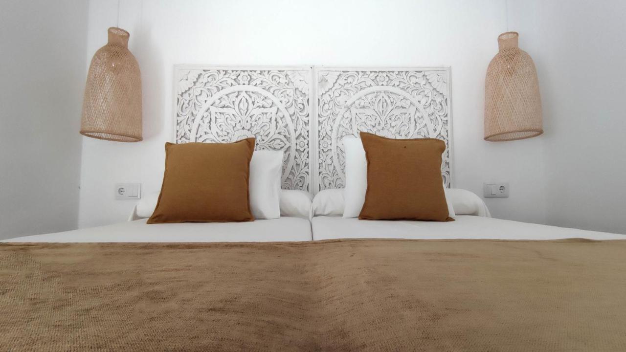 La Posada De Lola - Adults Only Hotel Болоня Екстериор снимка